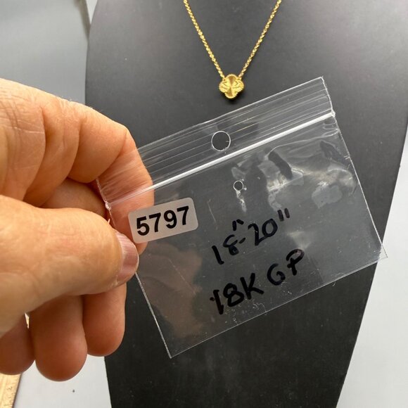 Necklace Clover Pendant Elegant Minimalist 18K Gold Plated 18-20 inches - Picture 7 of 7